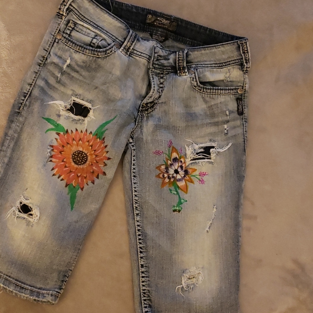 🔥Silver. Distressed Bermuda’s